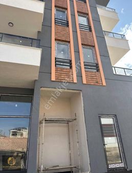 Karaman Yoluna Cepheli Acil Satılık 3+1