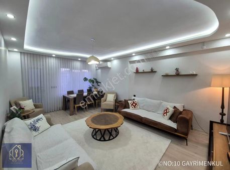 No:10 Gayrimenkulden Cadde Üstü Ara Kat 3+1 Ebeveyn Fırsat Daire