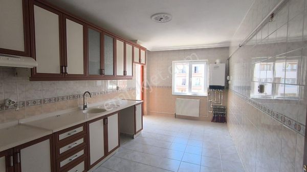 Yılmaz Gayrimenkul'den Yılmaz Gayrimenkulden Full Yapılı 3+1 Kiralık Daire