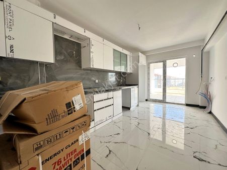 Pursaklar Mehmet Zengin Emlak'tan Otoparklı Çift Banyolu 2.kat 4+1 Lüks Sitede Daire