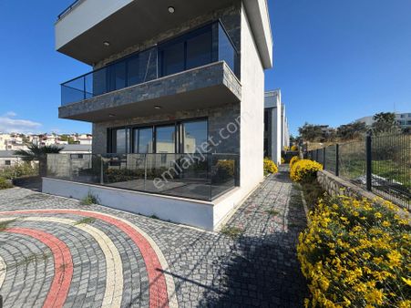 Cb King'den Buhaniye/pelitköy Deniz Manzaralı Satılık Villa