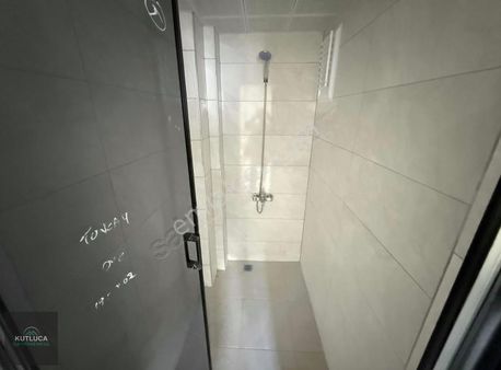 3+1 Cadde Üzeri Sağlık Ocağı Okul Ve Market Yakını Sıfır İskanlı