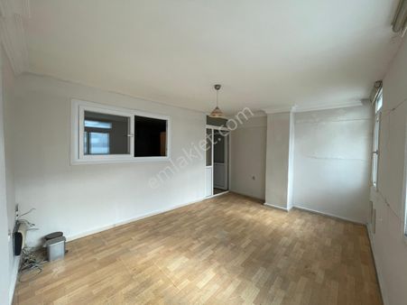 Seyhan Otel Civarı E 5 Bulvar Cepheli Geniş 1+1 Ofis