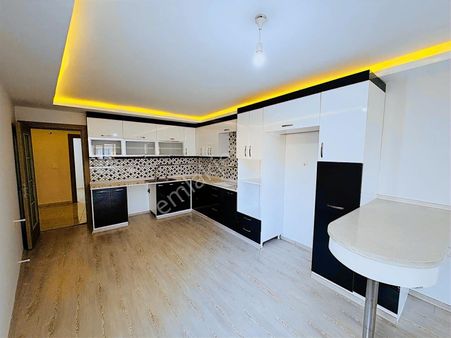 Kuşadası Davutlar'da Satılık 3+1 Ara Kat Daire