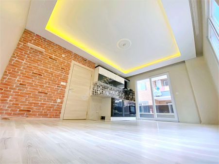 🌀gültaş Emlaktan Akçay Altınkumda Satılık 1+1 Açık Mutfaklı Asansörlü Daire