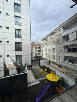 Mahmutbey'de Satılık 2+1 130 M2 Geniş Daire Metroya Yakın