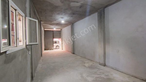 Pınar_kapalı_semt_pazarına_yakın_geniş_girişi_basamaksız_depo