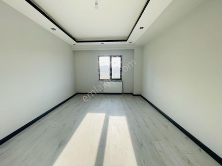 Güven'den Kapaklı'da Okullara Ve Caddeye Yakın Geniş 2+1 Daire