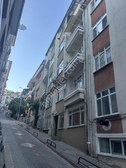 İzmit Çarşı'da Giriş Kat 1+1 Full Eşyalı Satılık Daire