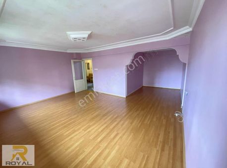 Royal'den Cumhuriyet Mahallesinde 3+1 Geniş Daire