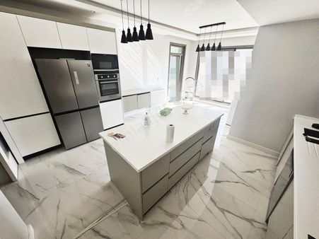 Ovacık'ta Panoramik Açık Cepheli 4+1 Lüks Daire