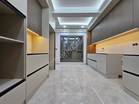 Denizli Şemikler'de Naz Bayrağa Yakın 3+1 155 M2 E.banyolu G.odalı Lüks Daireler