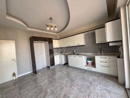 Millet Bahçesi Civarında Bulunan 3+1 (6 Yaşında)