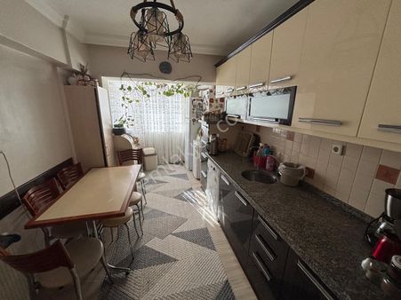 Kuşcağız Mahallesi'nde Cadde Üzerinde Katta 3+1 Daire!