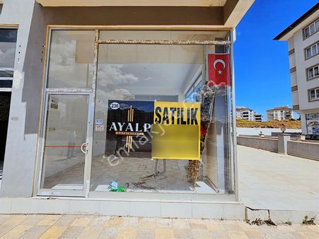 !..ertuğrul Gazide Cadde Üstü Köşe Başı Satılık Ticari Dükkan..!