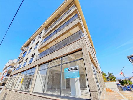 Menemen Koyundere'de Cadde Üzerinde Kiralık Köşe Dükkan