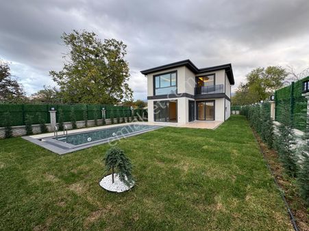 Remax Palas'tan Kartepe Sarımeşe Mah.4+1 Satılık Müstakil Villa