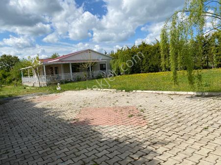 Çatalca İhsaniye De 2000m Arsa İçinde Satılık Düşeş Kazandıracak Ev No::429