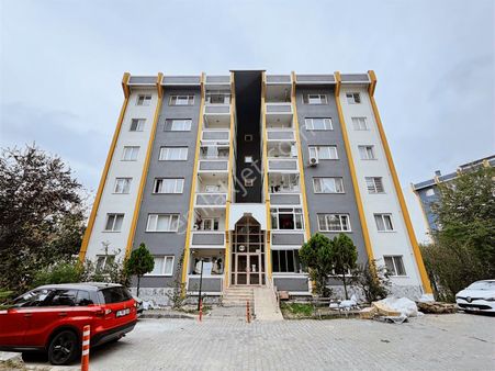 Tarcanlar'dan Dorukkent 1'de İçi Kısmen Yenilenmiş 3+1 Boş Daire