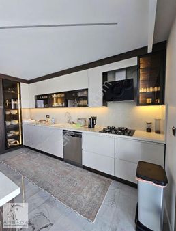 Kuşadası Yayla Köyde Deniz Manzaralı Havuzlu Satılık Müstakil