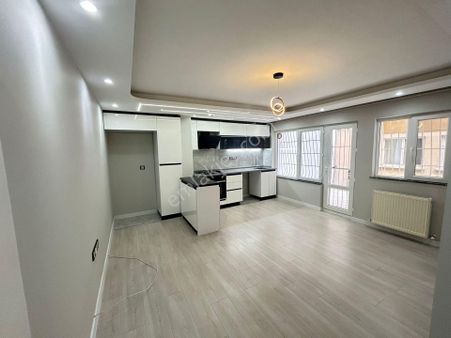 Taner'den Sokullu Caddesinde 3+1 Geniş Balkonlu Lüks Yapılı Amerikan Mutfak