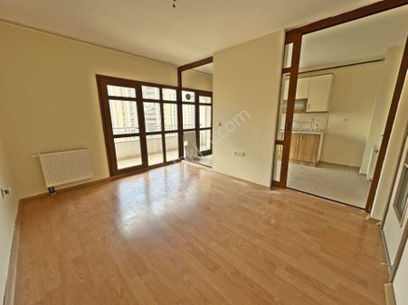 Altıağaç Tokilerde Borçsuz Önü Açık Ara Katta 4+1 Satılık Daire