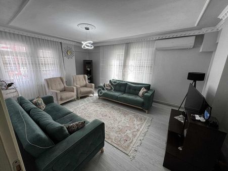 Karasu Çarşı Merkezde Satılık 3+1 Geniş Daire Mutfak Ayrı