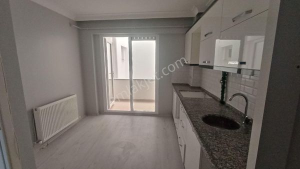 Cumhuriyet Mh. Anadolu Lisesi Karşısı 3+1 Kiralık Daire