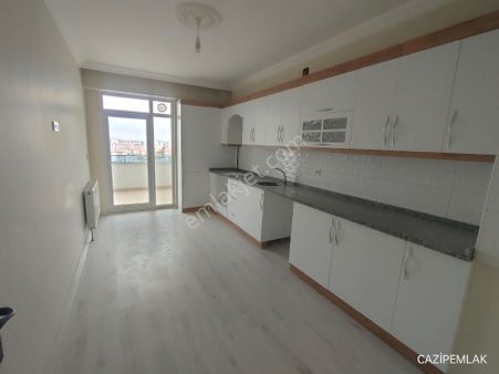 Cazip'ten Mimar Sinanda Cadde Üzeri 3+1+ebeveyn Banyolu Daire