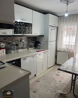 Süvari Mahallesinde Kot 1 De Kat Konumunda E.banyolu Satılık 3+1 Daire