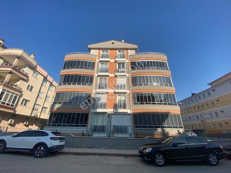 Poyraz Gayrimenkul'den Akçay Merkez'de Satılık Doğalgazlı Asansörlü Dubleks Daire