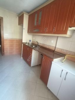 Ümraniye Armağanevler Metro Yanı 2.kat 2+1 100 Metre Çift Balkon Kiralık Daire