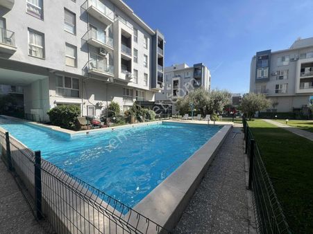 Seyrekte Üniversiteye Yakın, Havuzlu Site Eşyalı 1+1 Daire