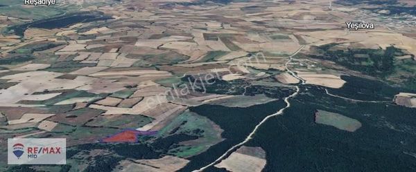 Remax Mid'den Yeşilova Mah. 9815 M2 Tarla