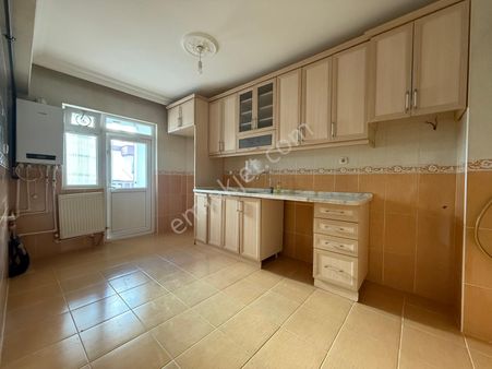 ***nasip'ten***ayyıldız Merkezde Balkonlu Geniş Kullanım Alanlı Y.giriş 3+1 Daire