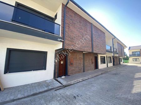 Rw Milyon'dan Yaşamkent'te Kiralık 3+1 Villa