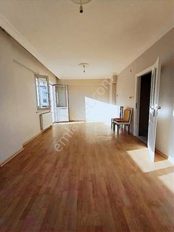 Valleyden Muhittin Mahallesinde Asansörlü 3+1 Geniş Daire!