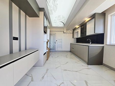 Htc Gayrimenkul Farkı İle Full Konsept 4+1 ! Kiler,teras Balkon.