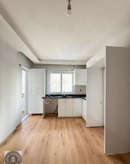 Seyhan Hasarsız 2+1 Acık Mutfak Fatih Mahallesi 6 Yaşında Satılık Daire Cazipppppp