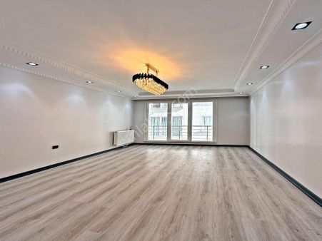 Okula Yakın 1.kat Yüksekliğinde Balkonlu Krediye Uygun Daire