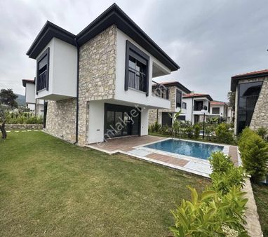 Kuşadası Davutlar Merkez Özel Havuzlu, Tek Müstakil 2+1 Villa