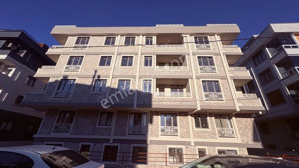 _ala_çınar'da Sıfır Geniş Teraslı Kullanışlı 2+1 Daire