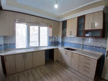 Ender Uysal Gayrimenkulden Kervansarayda Kiralık 3+1 Daire...