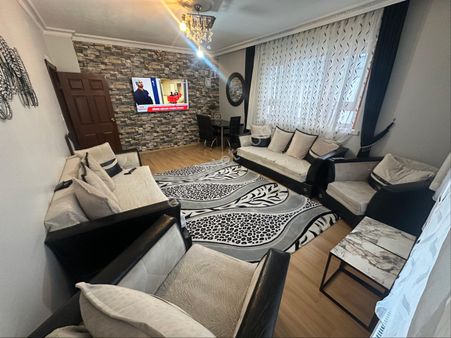 Osmangazide Fırsat Dairesi Ara Katta Asansörlü Yalıtımlı 3+1