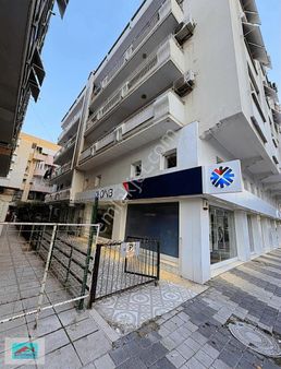 Buca Çevik1 Meydanında Bankaların Yanı İçi Sıfırlanmış Daire