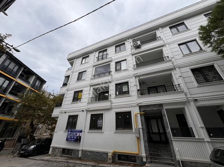 Edremitte 4+1 Geniş Manzaralı Oturuma Hazır Satılık Daire