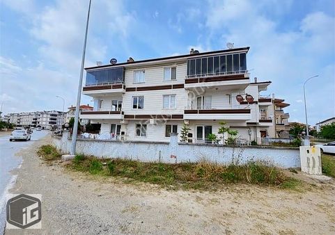 Karasu'da Denize 100'm Oturuma Hazır Masrafsız 2+1 Ara Kat Daire