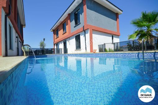 Sakarya Karasu’da Satılık 4+1 Villa Havuzlu Site İçersinde
