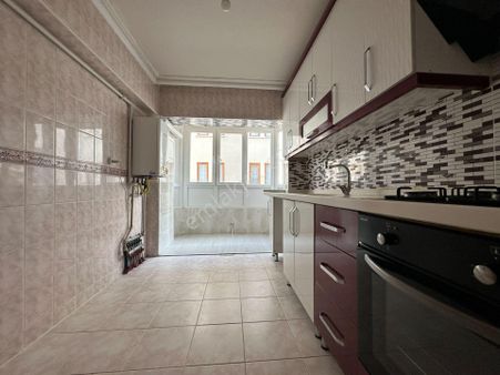 Pursaklar Mehmet Zengin Emlak'tan Satı Öztürk Okulu Yakını, Ara Kat, Masrafsız, Kilerli 2.kat 3+1