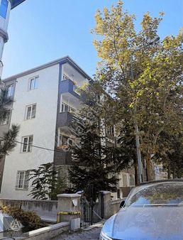 Altınyıldız Emlaktan Cumhuriyette Kiralık 3+1 Daire